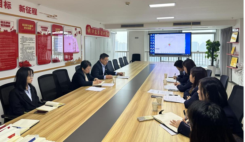 陜西建材科技公司安全環(huán)保監察部、人力資源部組織開(kāi)展在“‘兩強三講四比’中開(kāi)展以‘三問(wèn)三省’為基，‘六個(gè)是否’為本，‘八個(gè)聚焦’為要，推動(dòng)公司高質(zhì)量發(fā)展”大討論